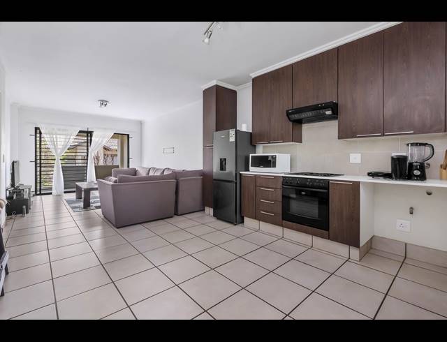 2 BEDROOM APARTMENT FOR SALE IN MAROELADAL